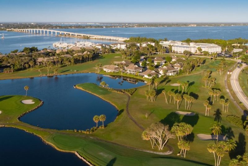 Golfing at a World Class Golf studio Image